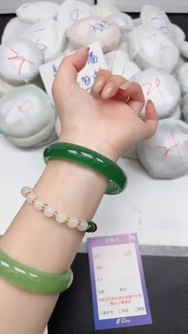 未镶嵌手镯石英质玉49/6364