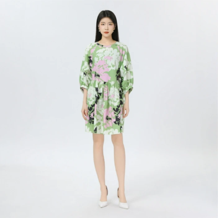 AMASS/阿玛施早春短款洋装设计感印花泡泡袖休闲气质连衣裙550019