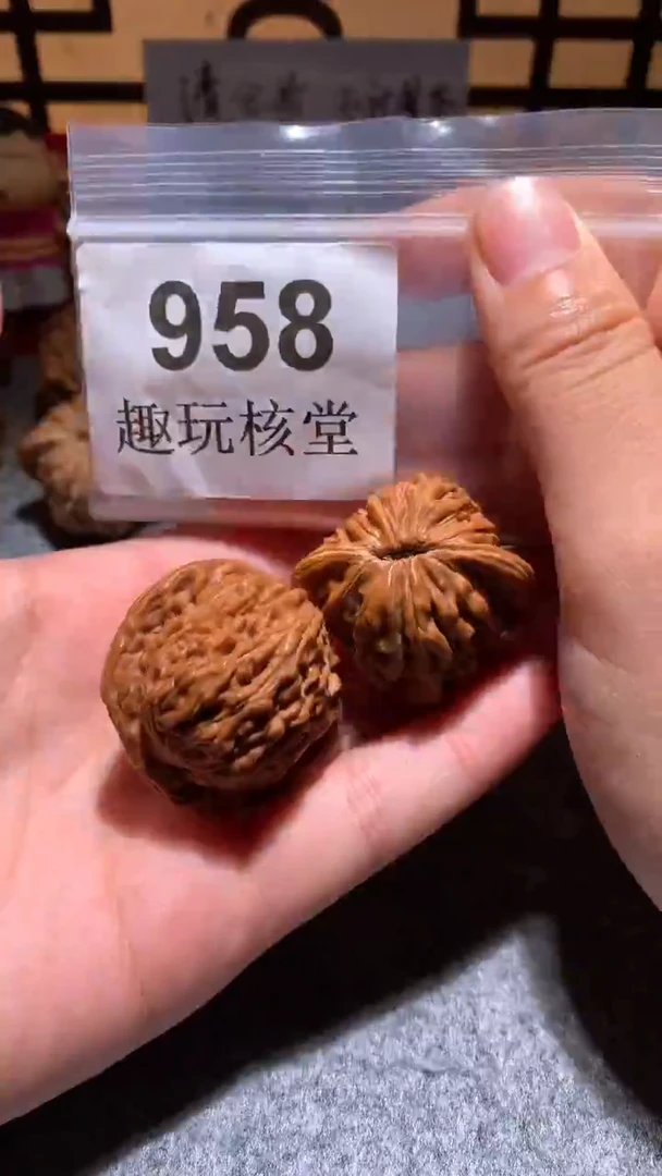 把件文玩核桃【趣玩核堂】958号，37左右汉高楼