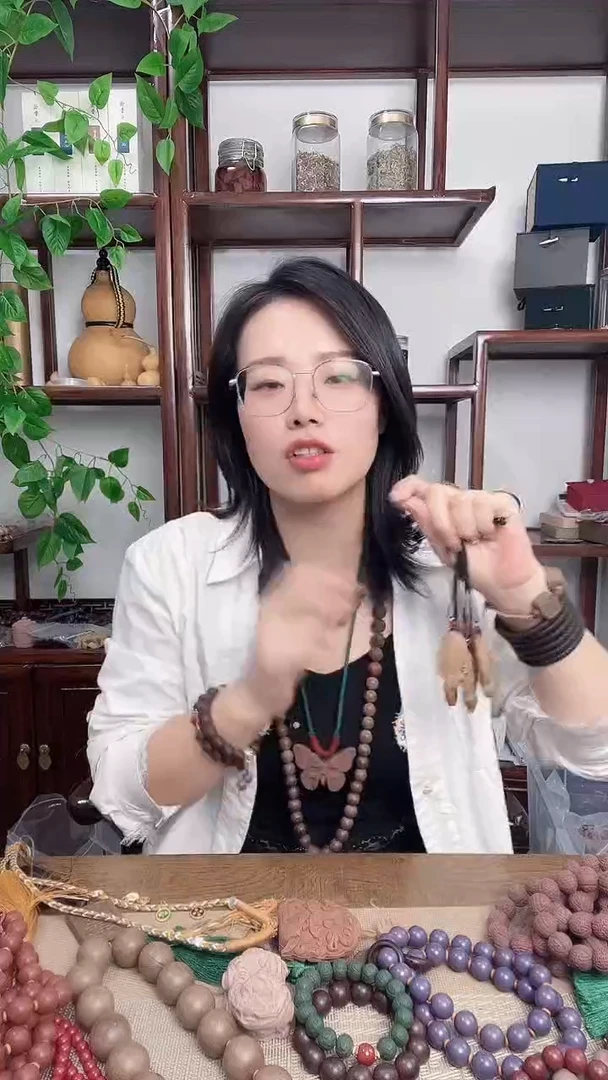泥塑龙涎香方的小鱼