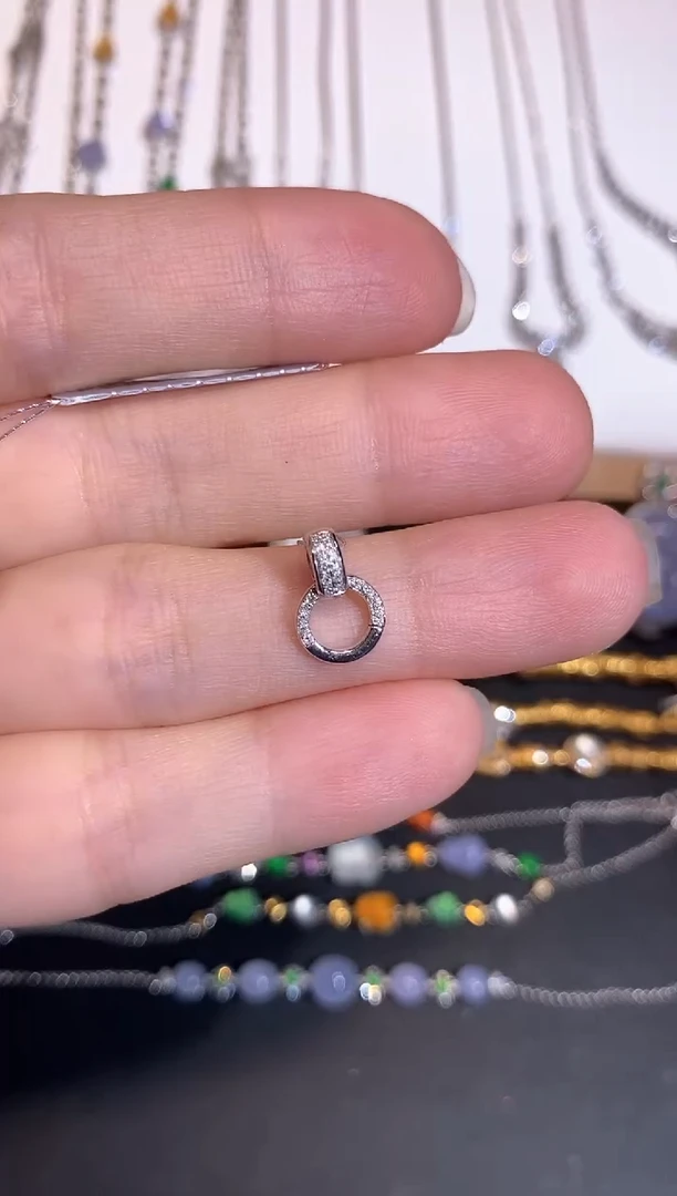 颈饰18K金镶嵌钻石扣头