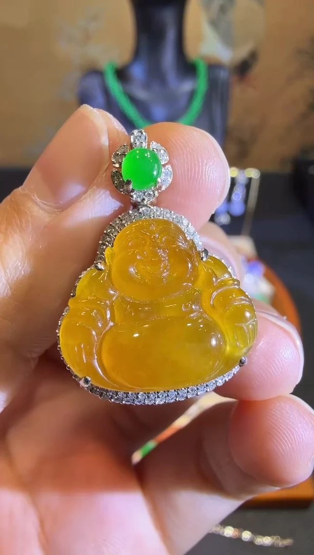 【闪购商品】翡翠吊坠(赠链)18K金镶嵌高冰冰糖黄佛公