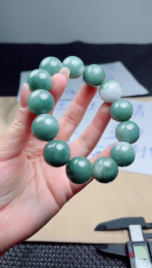 定制翡翠未镶嵌珠串