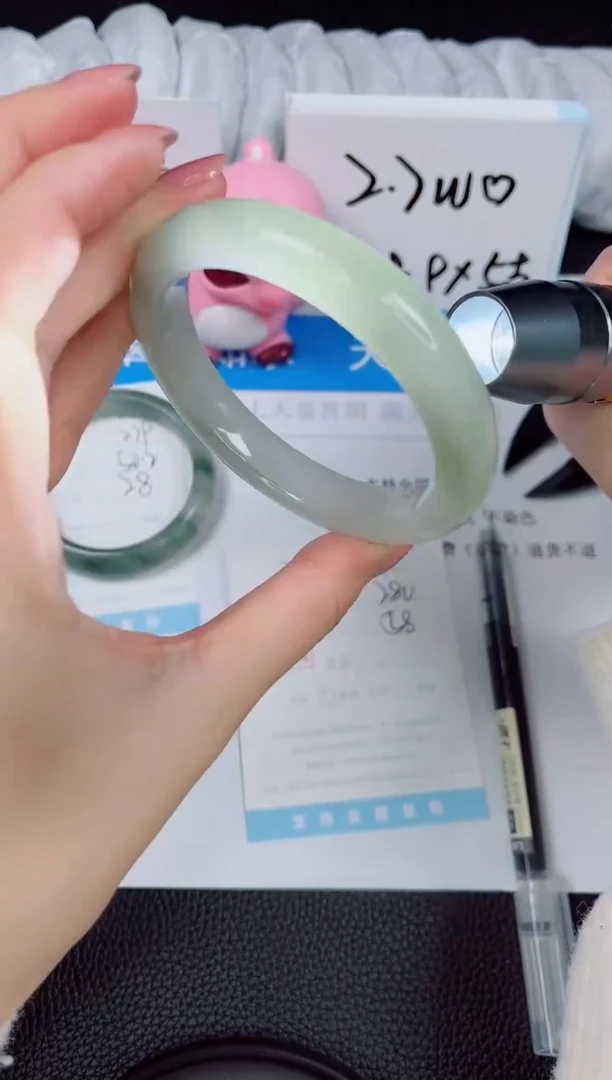 【闪购商品】石英质玉手镯未镶嵌280-58