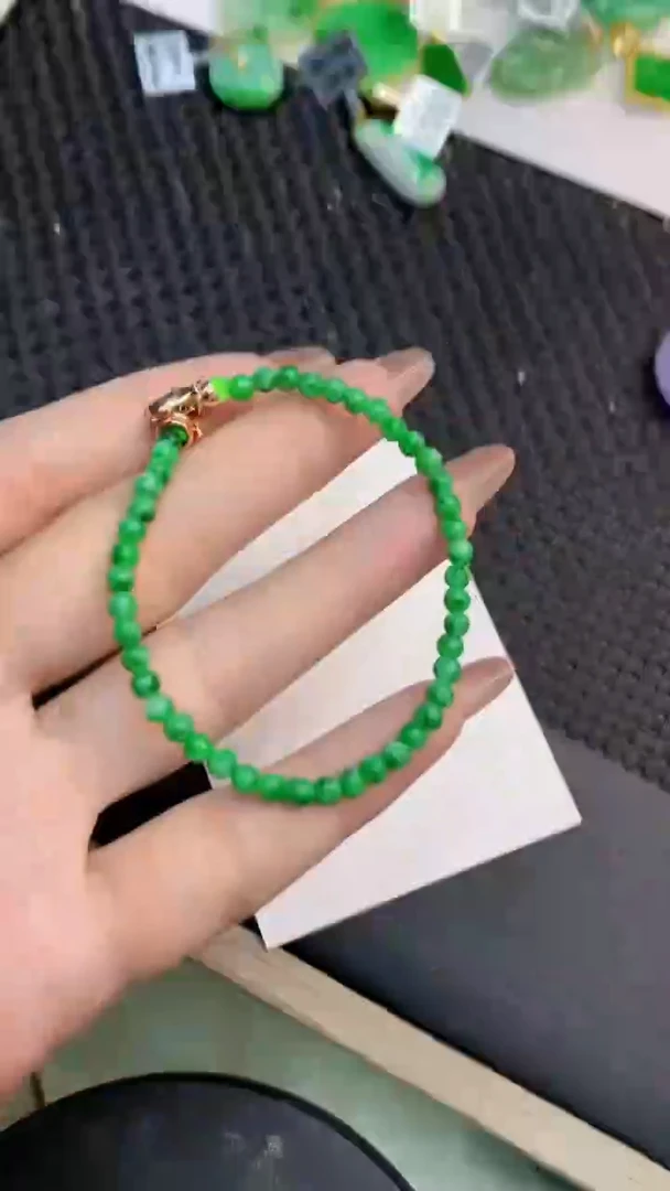 颈饰未镶嵌翡翠1