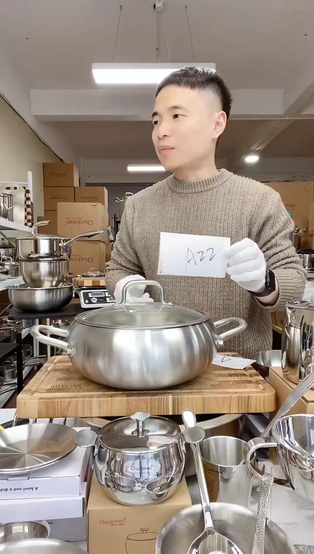 【闪购商品】A22 微瑕24cm苹果汤锅（马鞍把手）