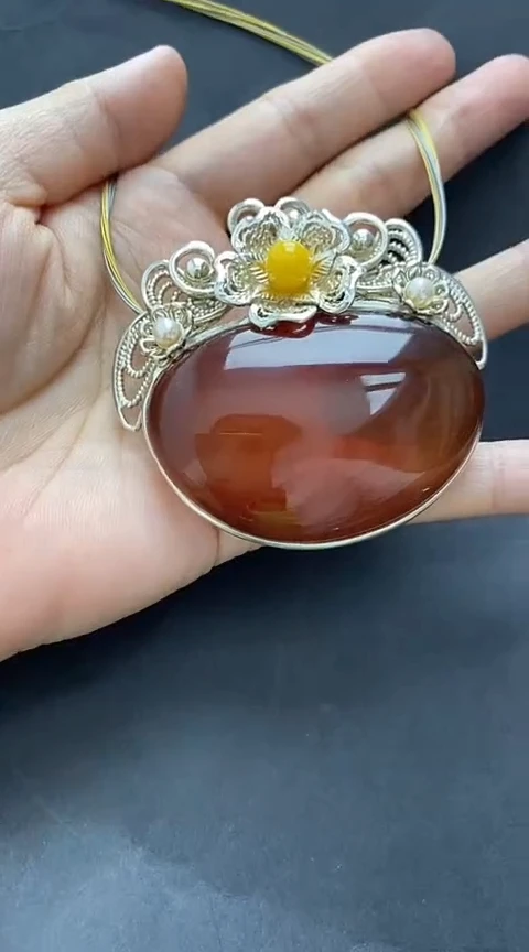 未镶嵌琥珀裸石吊坠