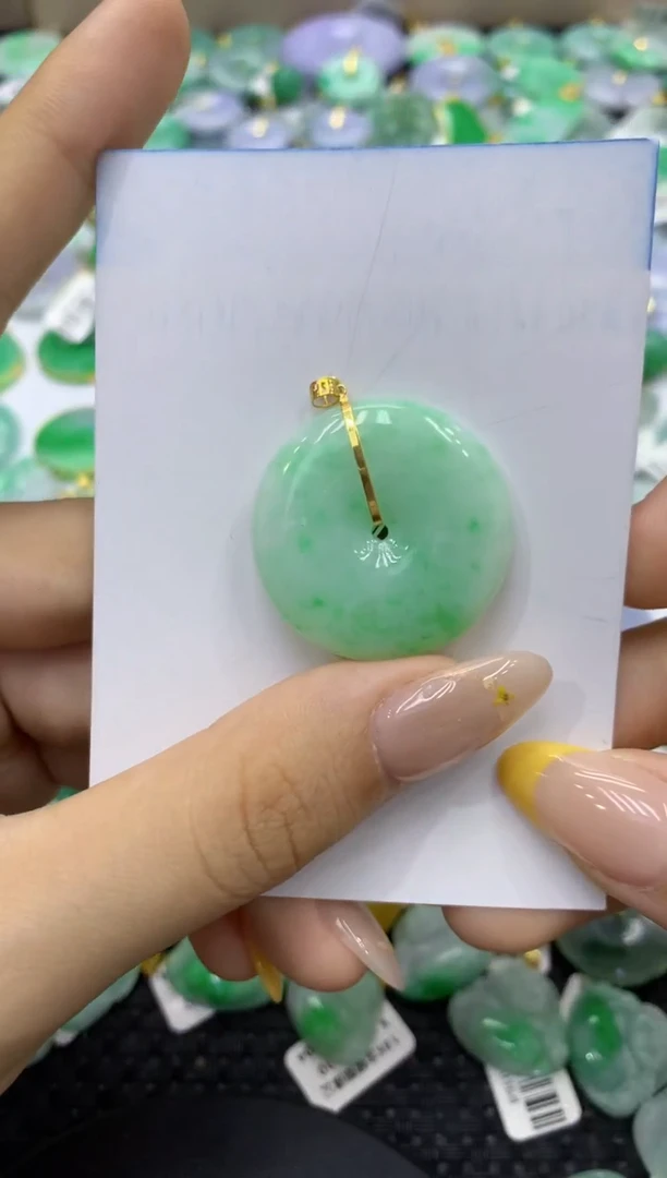 颈饰18K金镶嵌翡翠天然缅甸翡翠A货