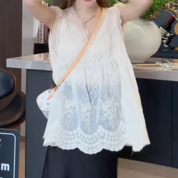 韩货重工刺绣荷叶边蕾丝衫女2025年夏季娃娃小衫v领蕾丝上衣薄款