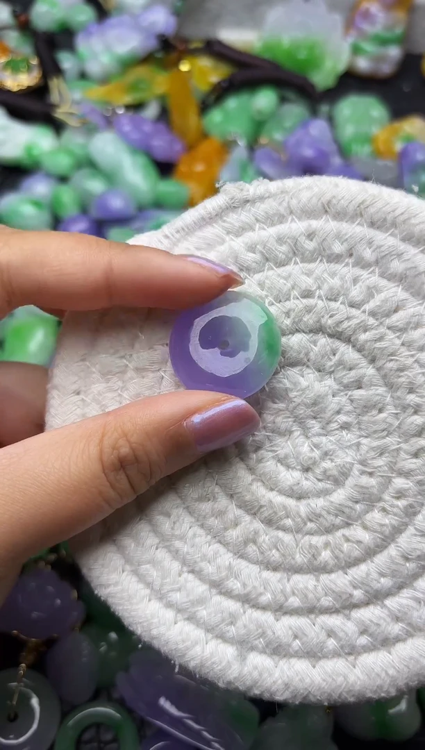 颈饰未镶嵌翡翠缅甸翡翠吊坠