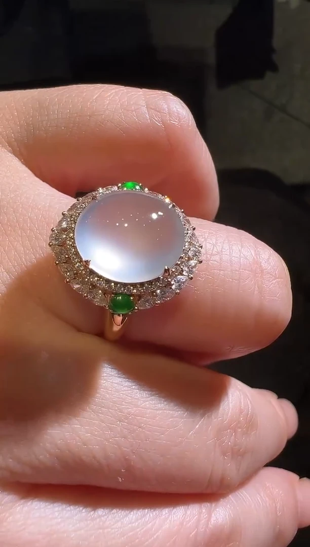 18K金镶嵌戒指翡翠翡翠戒指