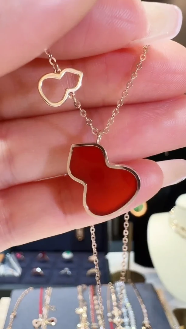 【闪购商品】玛瑙/玉髓项链18K金镶嵌双葫芦项链