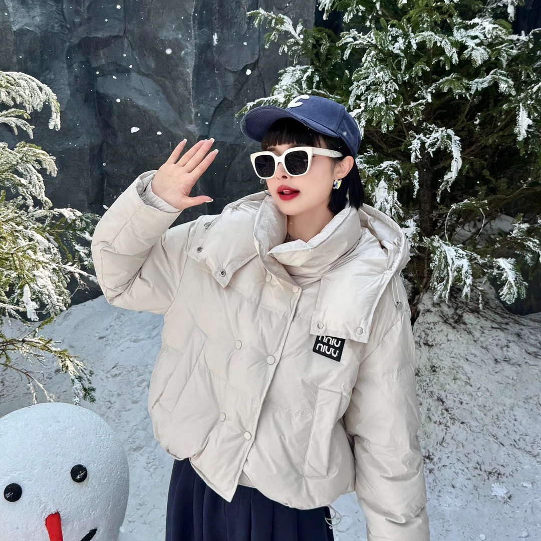 冬季时尚百搭连帽加厚保暖泡芙羽绒服女短款T8