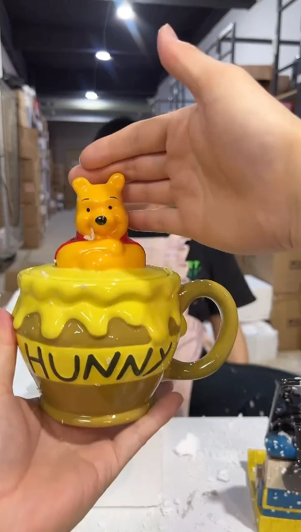 瓷片Ｑ版维尼蜂蜜带盖杯