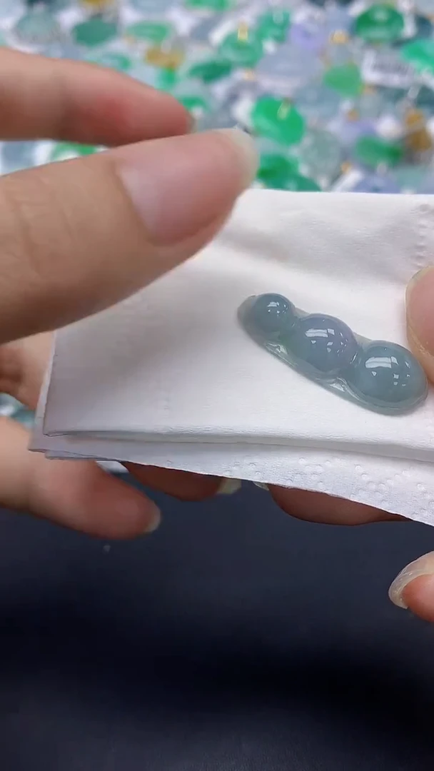 翡翠未镶嵌颈饰天然缅甸a货翡翠