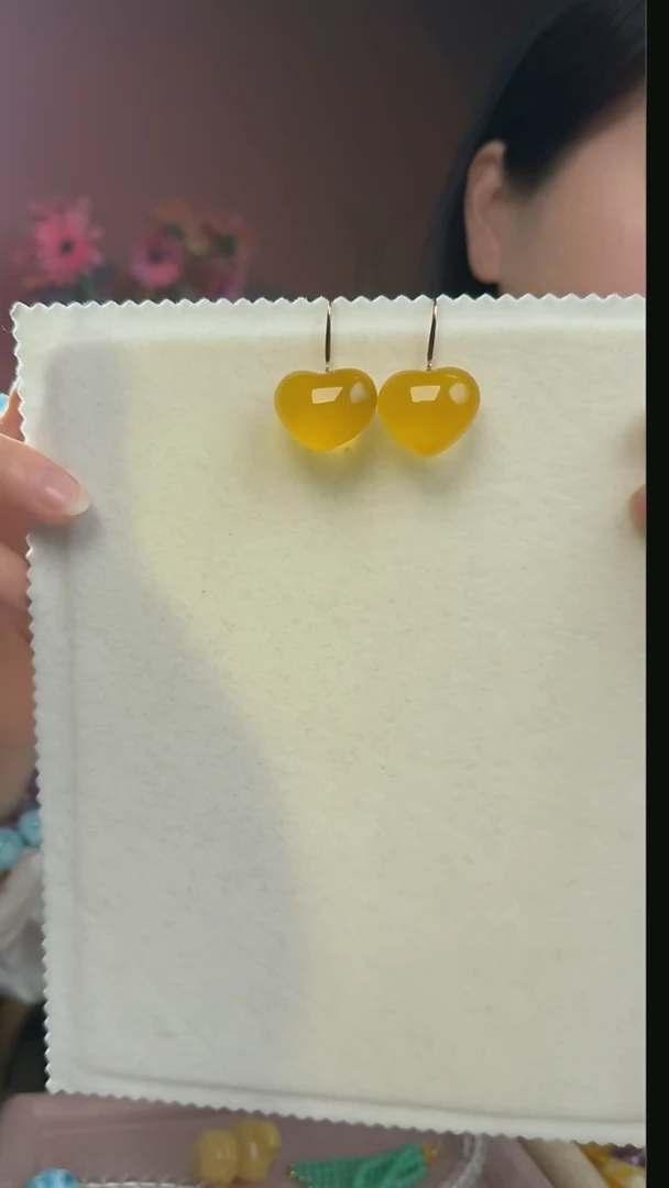 【闪购商品】琥珀耳坠18K金镶嵌天然爱心琥珀耳坠