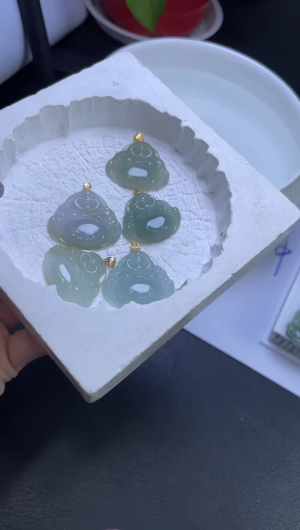 颈饰18K金镶嵌翡翠佛公吊坠多样性发一件