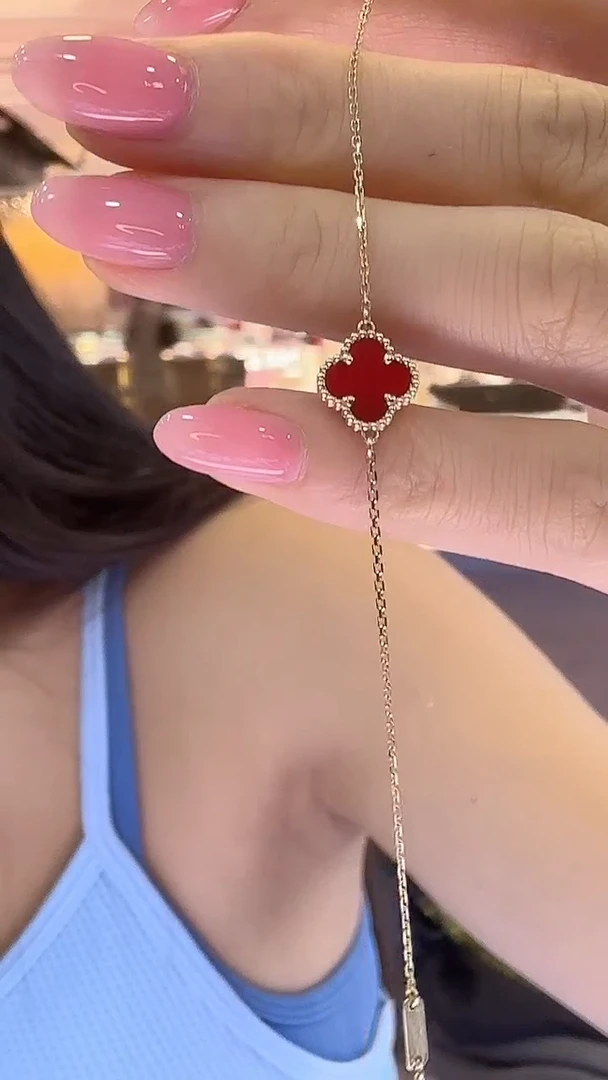 18K金镶嵌手链玛瑙/玉髓手链