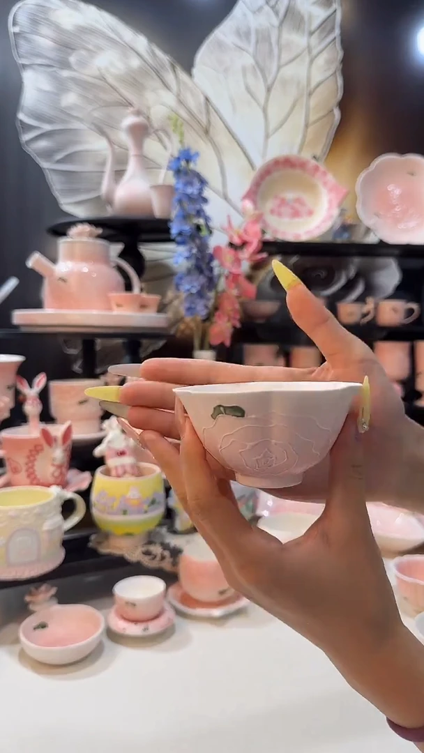 意陶创意设计款陶瓷花口主人杯