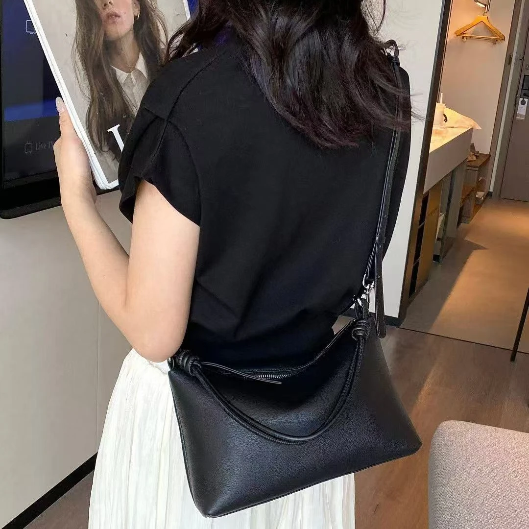 时尚双根腋下包新款女韩式小众多层款单肩款斜挎包休闲饺子包百搭