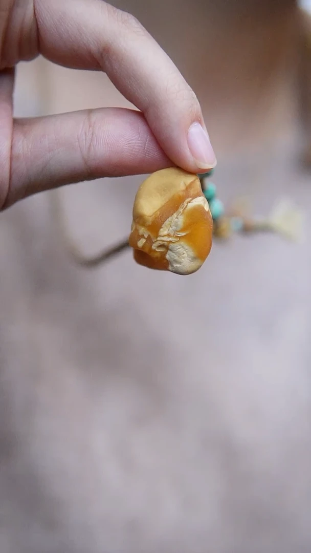 琥珀颈饰未镶嵌蜜蜡吊坠