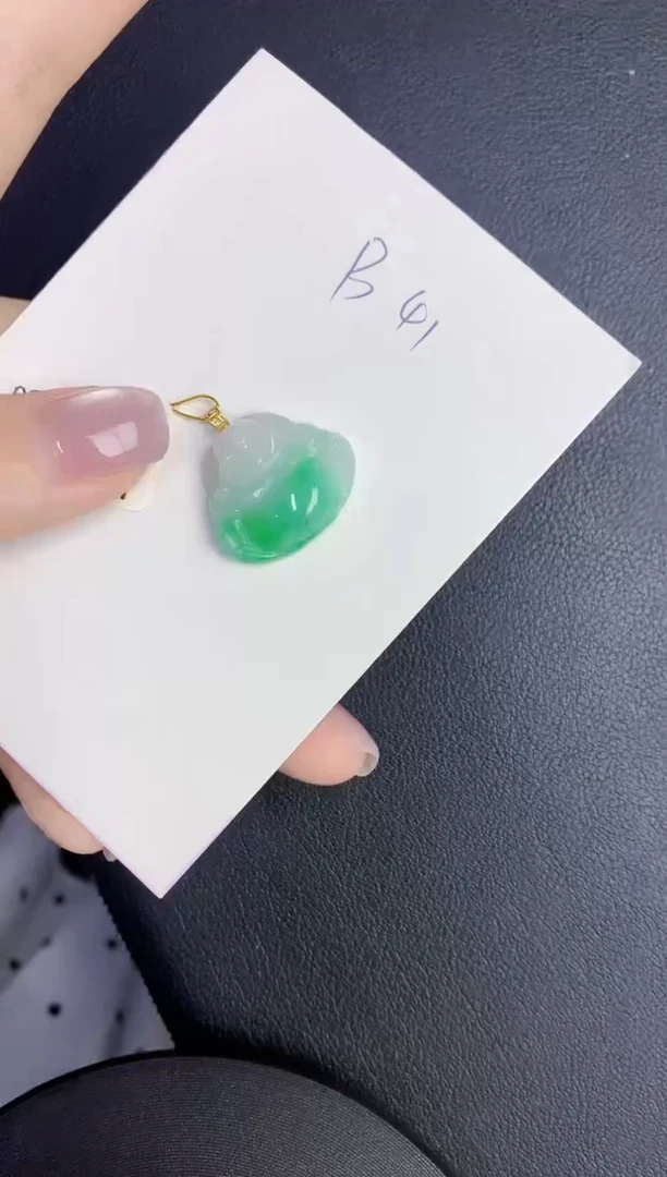 颈饰18K金镶嵌翡翠缅甸天然翡翠A货