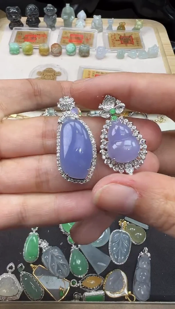 【闪购商品】翡翠吊坠(不含链)18K金镶嵌福瓜