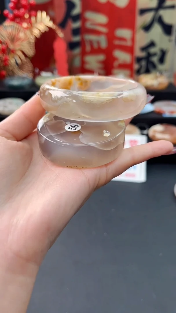 【闪购商品】石英质玉手镯未镶嵌赠送镯心（59圈口）无证书