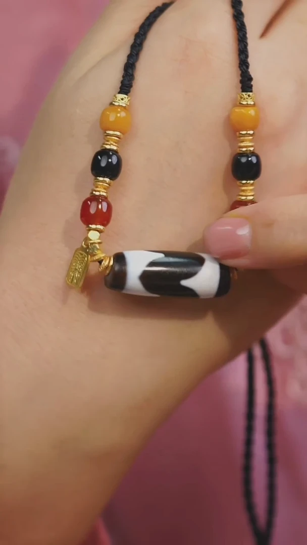 未镶嵌套链玛瑙/玉髓（覆膜）多样性发其一