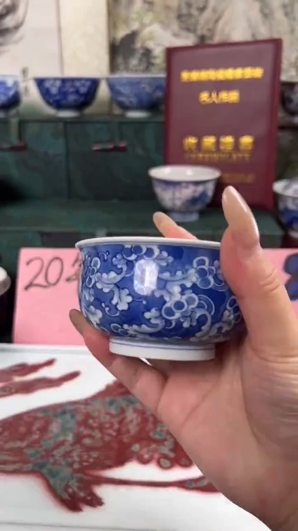 手绘青花陶瓷主人杯金瓜