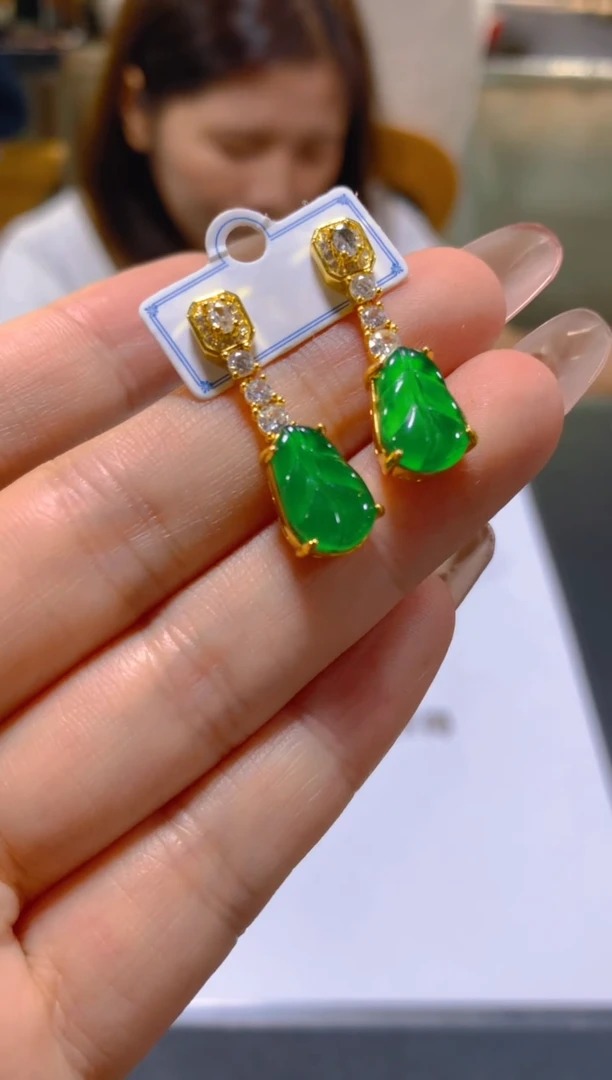 未镶嵌翡翠耳饰多样性发一