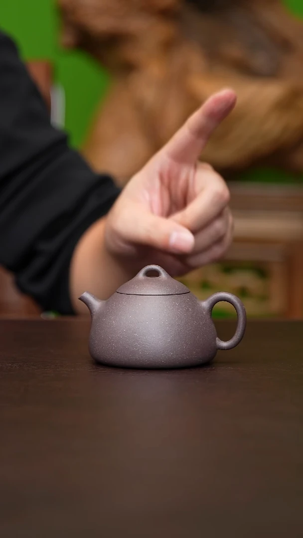 茶壶紫砂宜兴原矿  天青泥   冬心秦权  150CC 微微暇