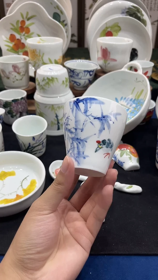 摆件景德镇高温釉下手工手绘竹鸡主人杯
