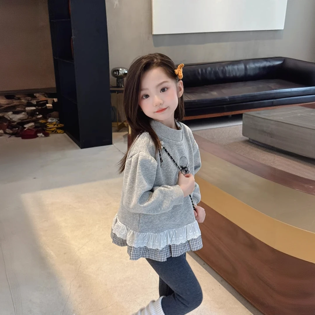 女宝2025冬季女童韩版洋气加绒加厚圆领卡通印花上衣甜美花边卫衣