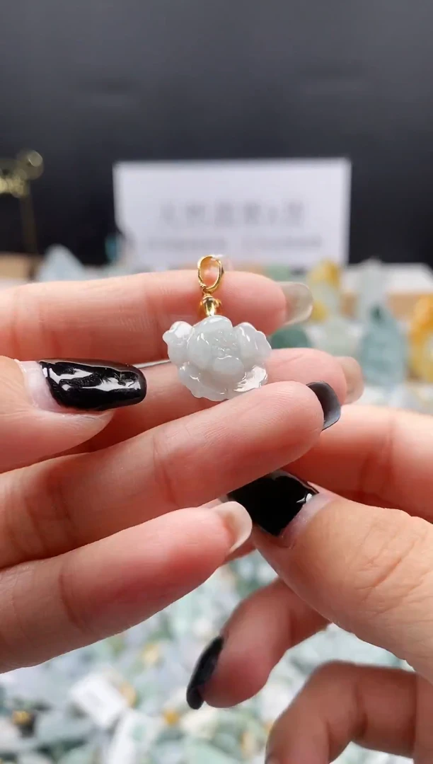 翡翠未镶嵌吊坠(不含链)55莲花