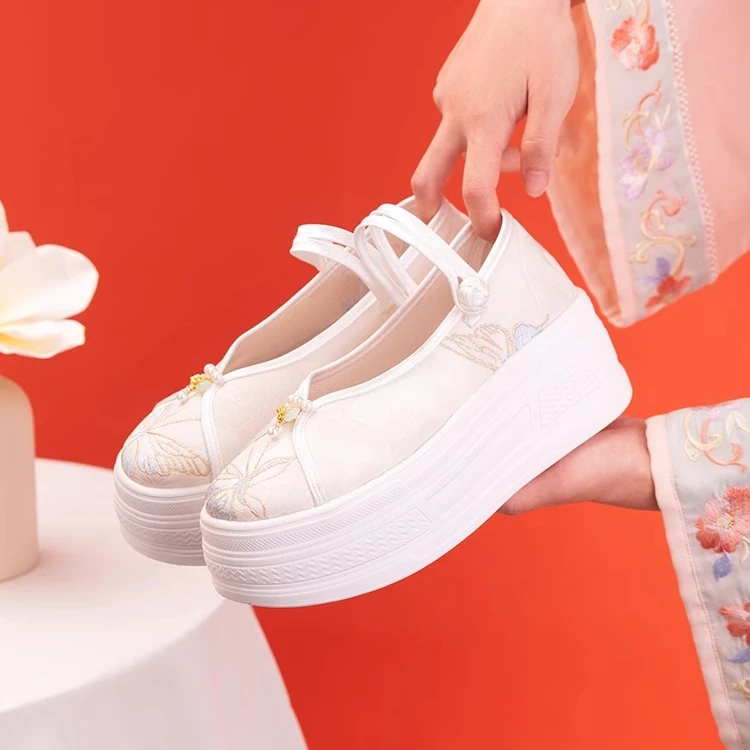 中国风厚底古风绣花鞋松糕底布鞋民族风增高软底单鞋女汉元素复古