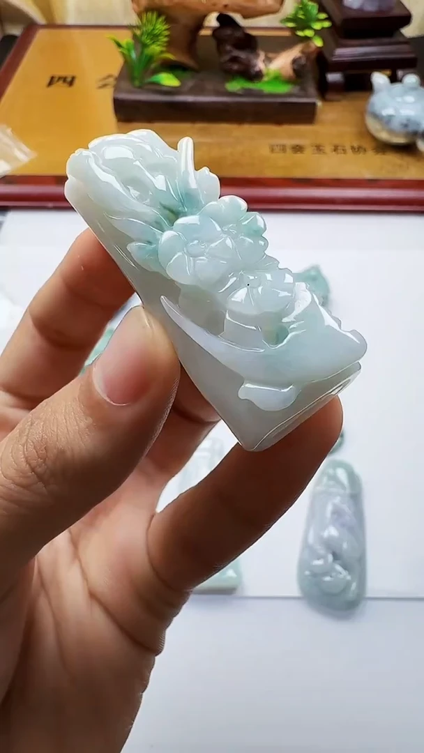 吊坠(不含链)未镶嵌翡翠1