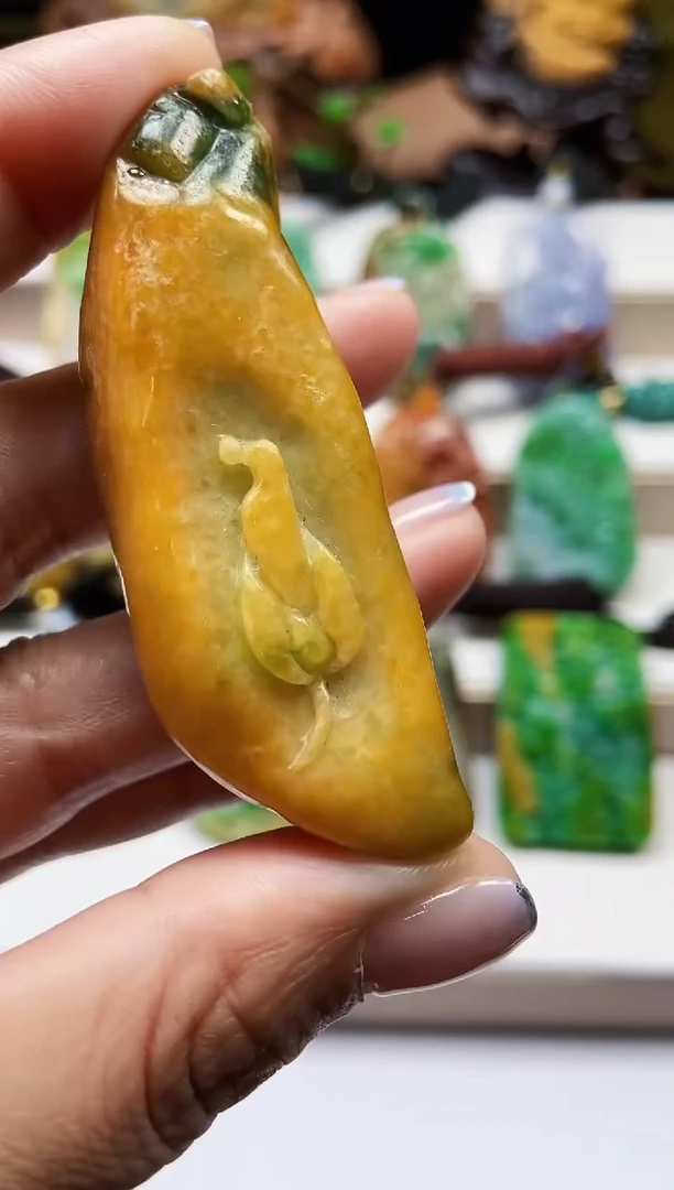 颈饰未镶嵌翡翠翡翠A货
