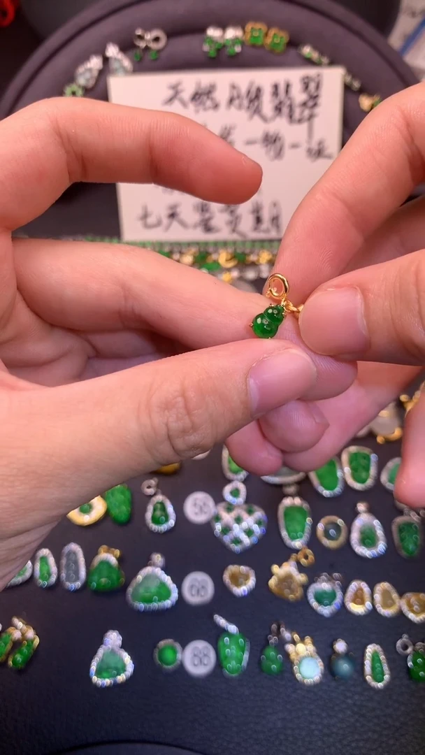 颈饰银S925镶嵌翡翠天然A货翡翠