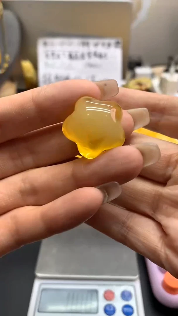 未镶嵌琥珀珠宝奇石105