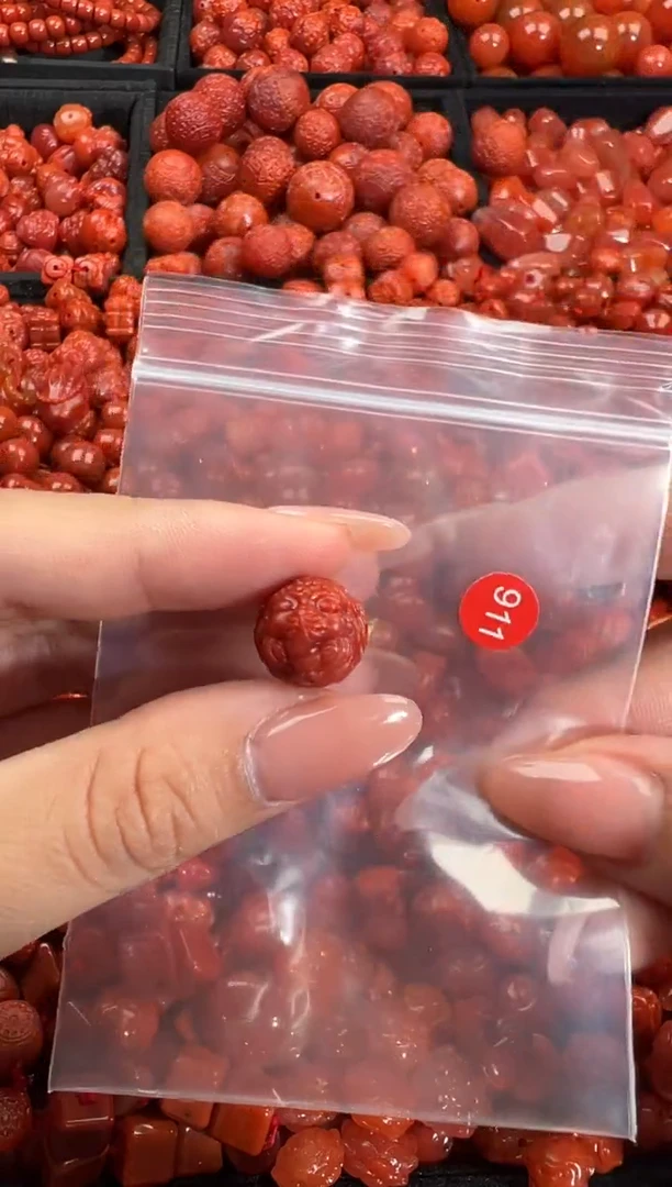 南红玛瑙未镶嵌颈饰1