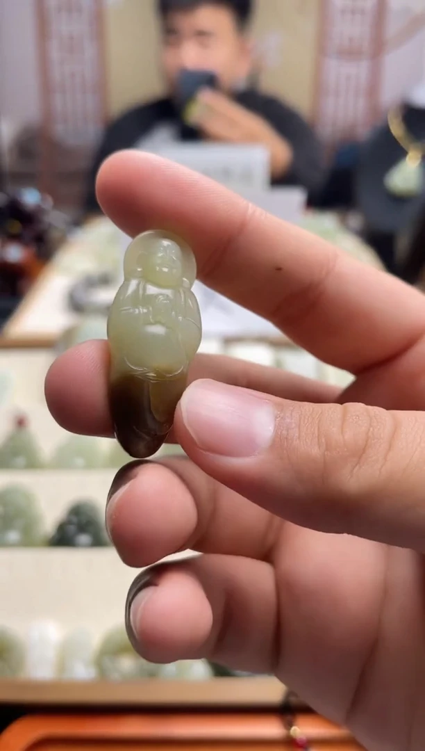 颈饰未镶嵌和田玉逍遥佛