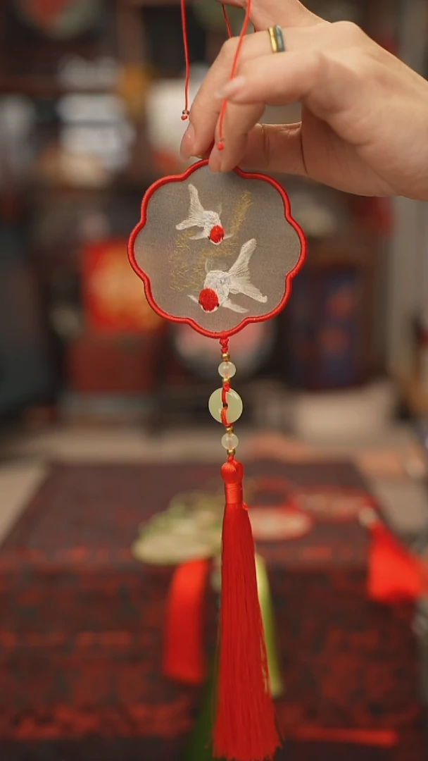 扇子绣花吊坠非遗