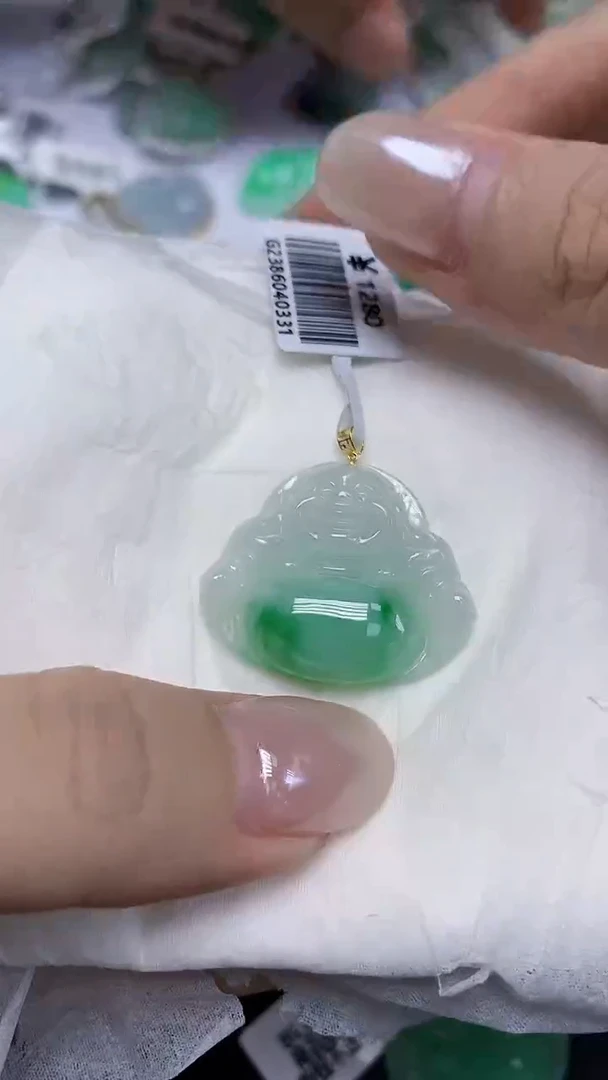 翡翠18K金镶嵌颈饰天然缅甸翡翠A货