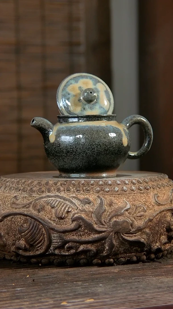 茶壶紫砂多只 容量200