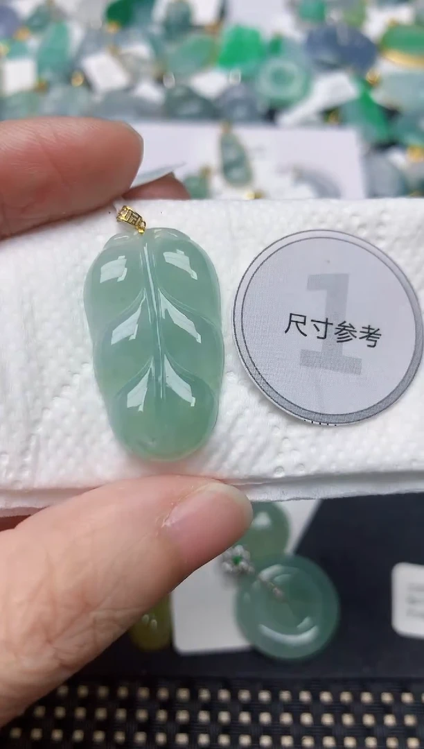 颈饰18K金镶嵌翡翠天然缅甸A货翡翠