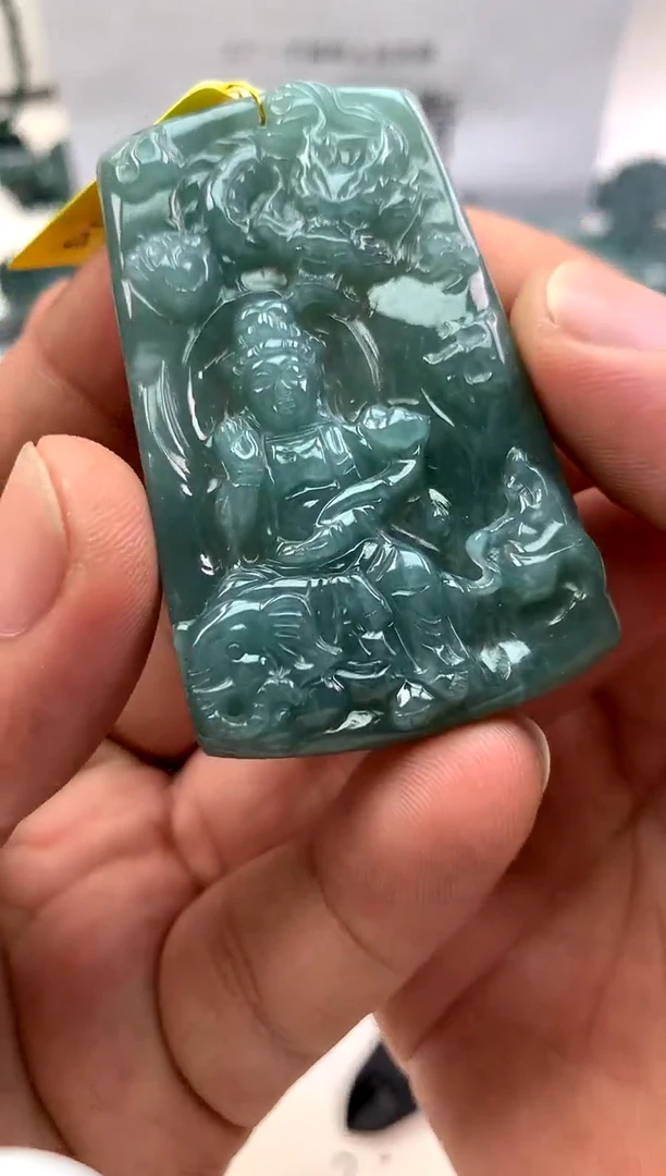 翡翠未镶嵌颈饰普贤
