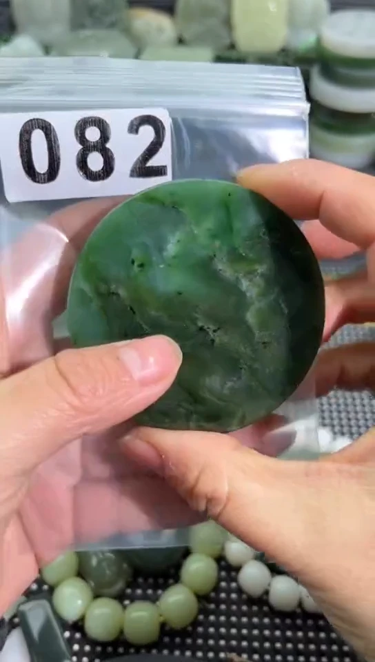 未镶嵌和田玉珠宝半成品镯芯