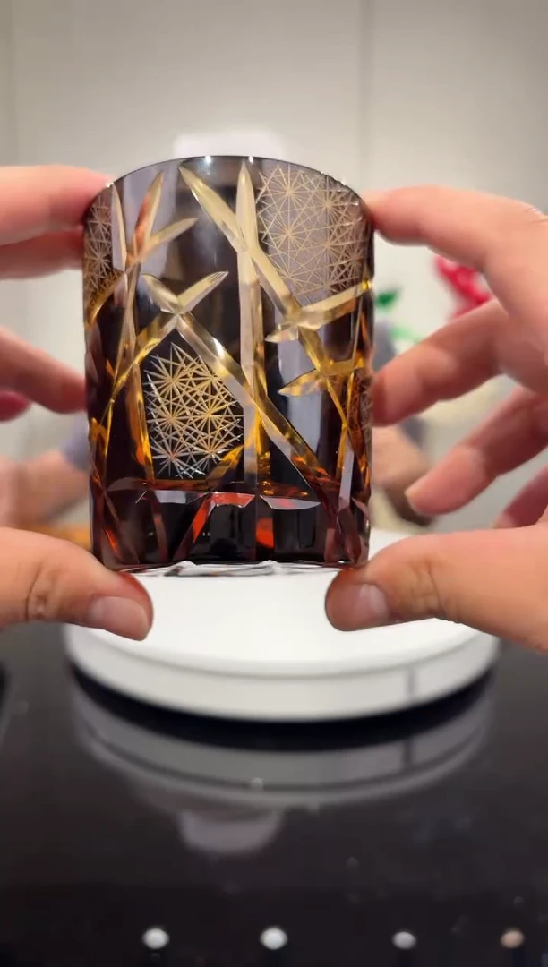 摆件金色闪电威士忌杯