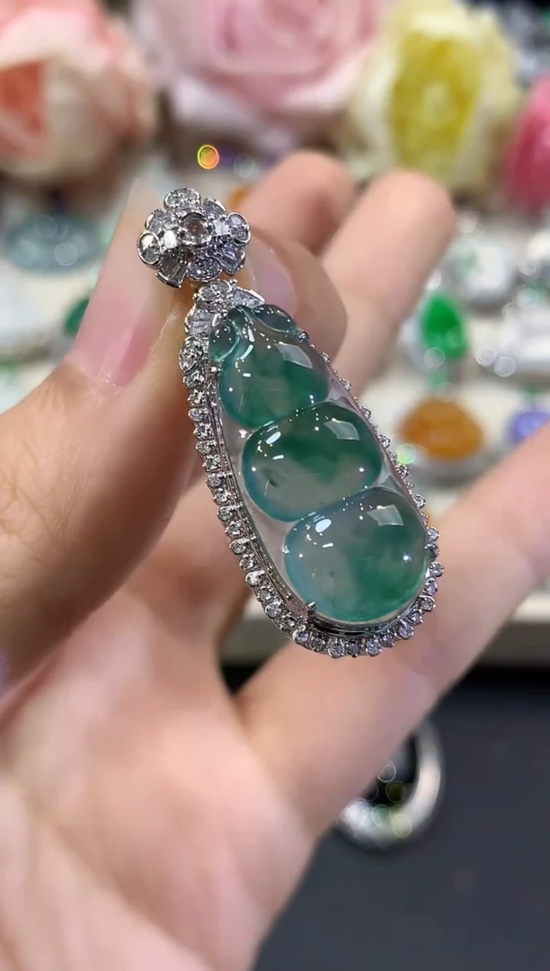 吊坠(不含链)18K金镶嵌翡翠C172